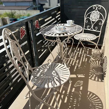 Cristal Capsunilor Nr 2 * Craiova