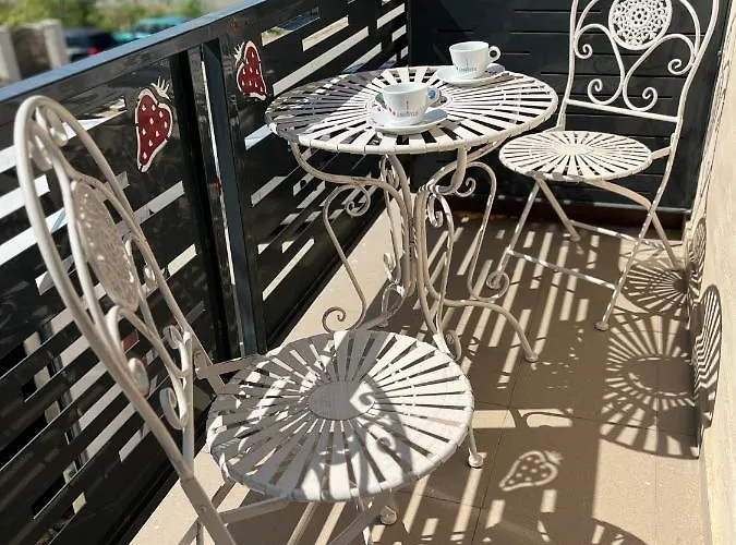 Cristal Capsunilor Nr 2 * Craiova