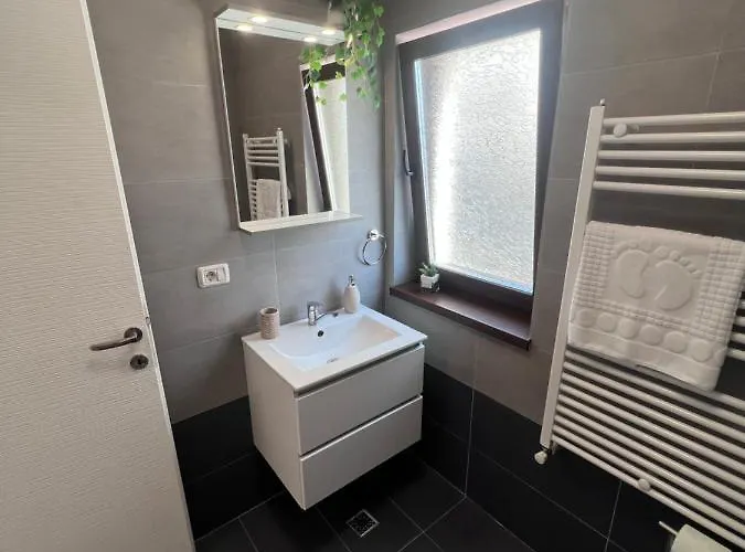 Cristal Capsunilor Nr 2 * Craiova